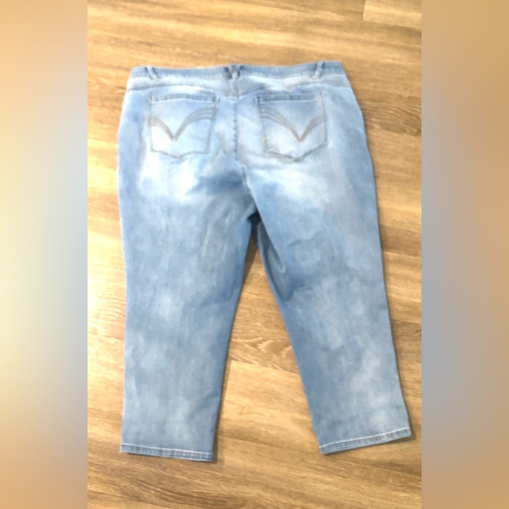 Democracy “Ab Solution “ Women’s Jeans 22W Light Wash Cropped waistband Casual - Picture 2 of 5